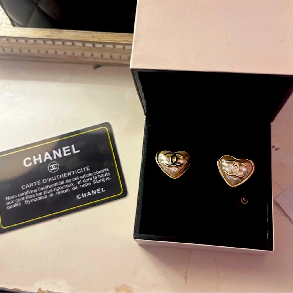 Chanel  heart pearl earrings